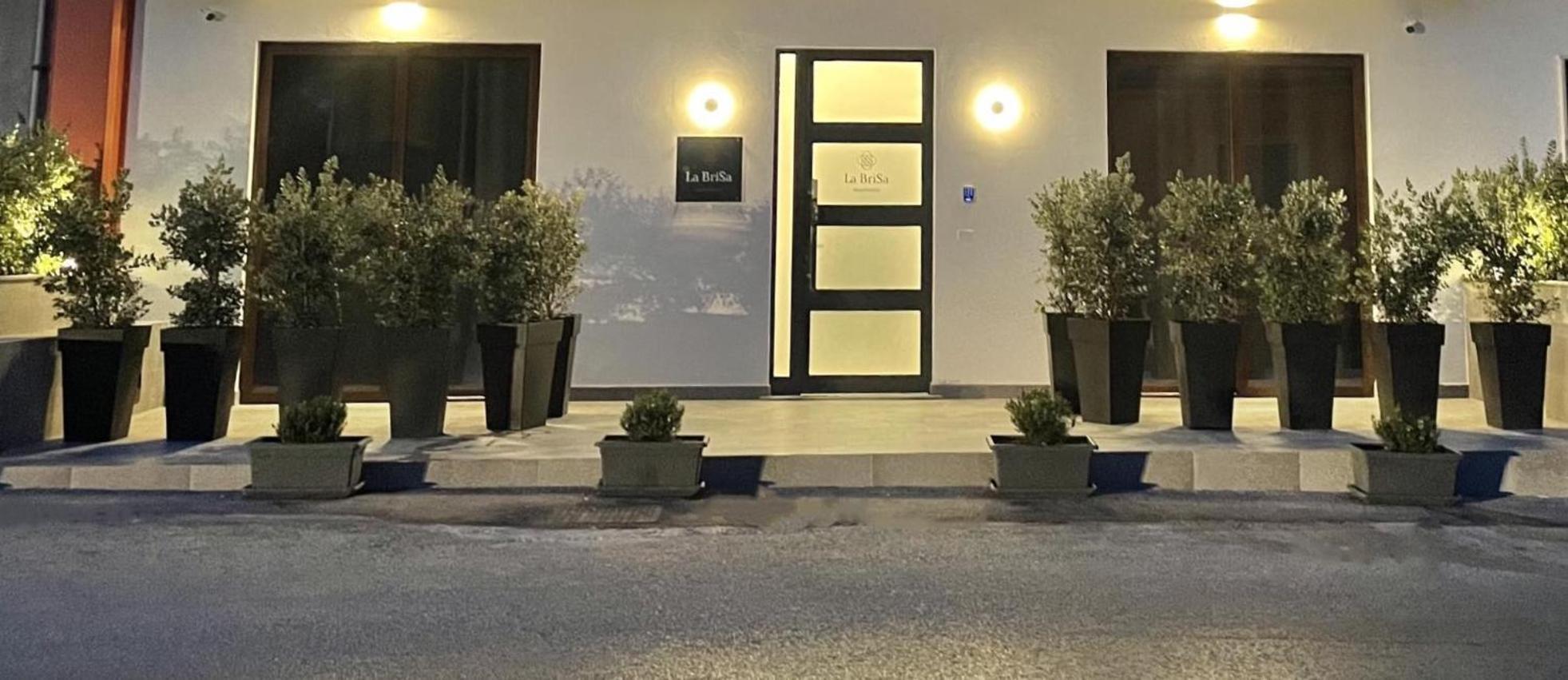 La Brisa Aparthotel Capo dʼOrlando Exteriör bild