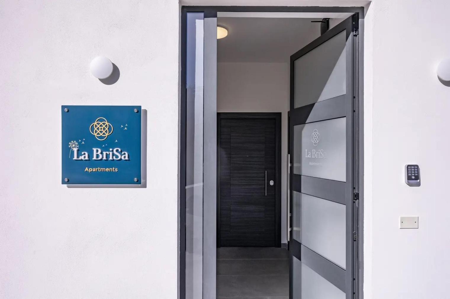 La Brisa Aparthotel Capo dʼOrlando Exteriör bild